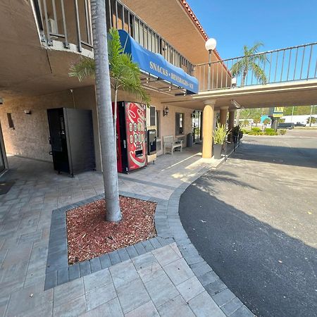 Tarpon Shores Inn Tarpon Springs Exterior photo